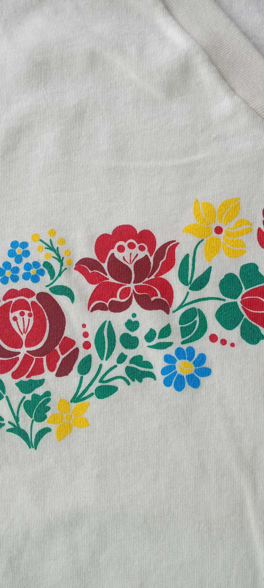 Dynamic Kalocsa Fowers